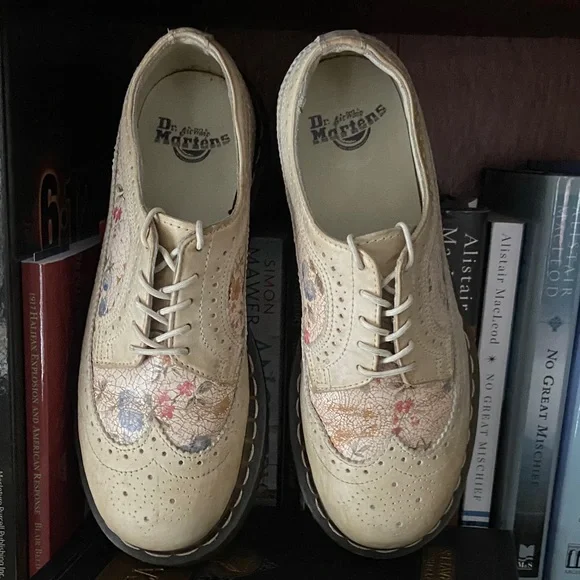 Dr. Martens Floral Crackle Brogue Wingtip Bone 12368 Oxford Shoes Women's Size 6 - Picture 3 of 16